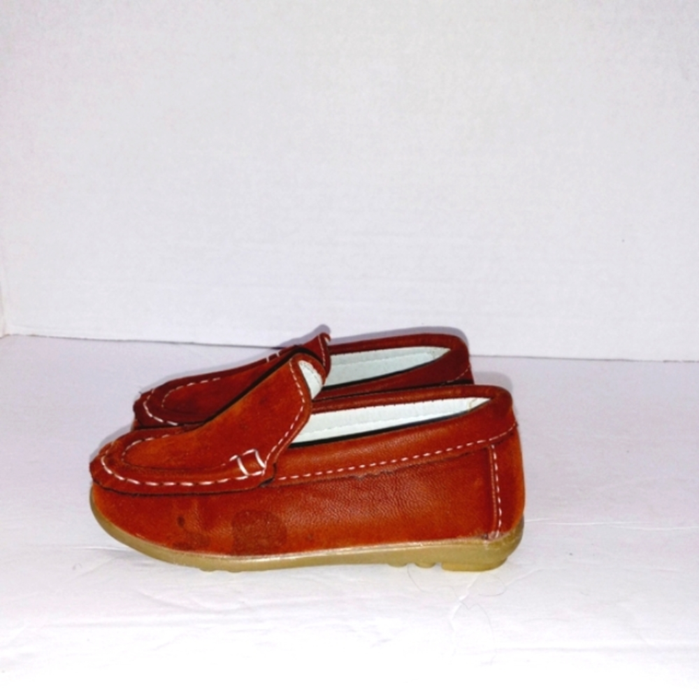 Conda size 23 (US 7) faux leather slip on loafers